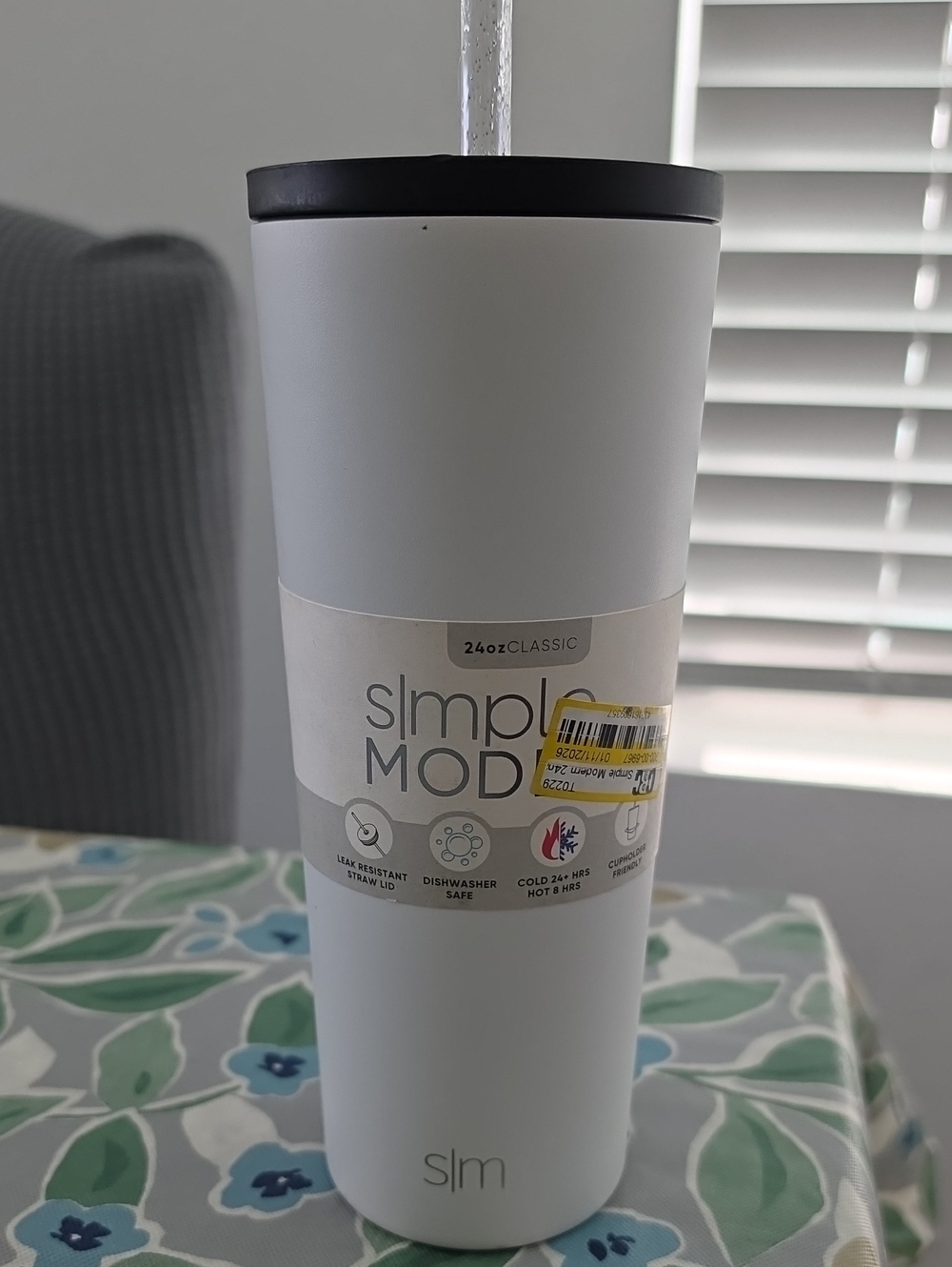 **Simple Modern 24 oz Classic Tumbler – White 🤍**